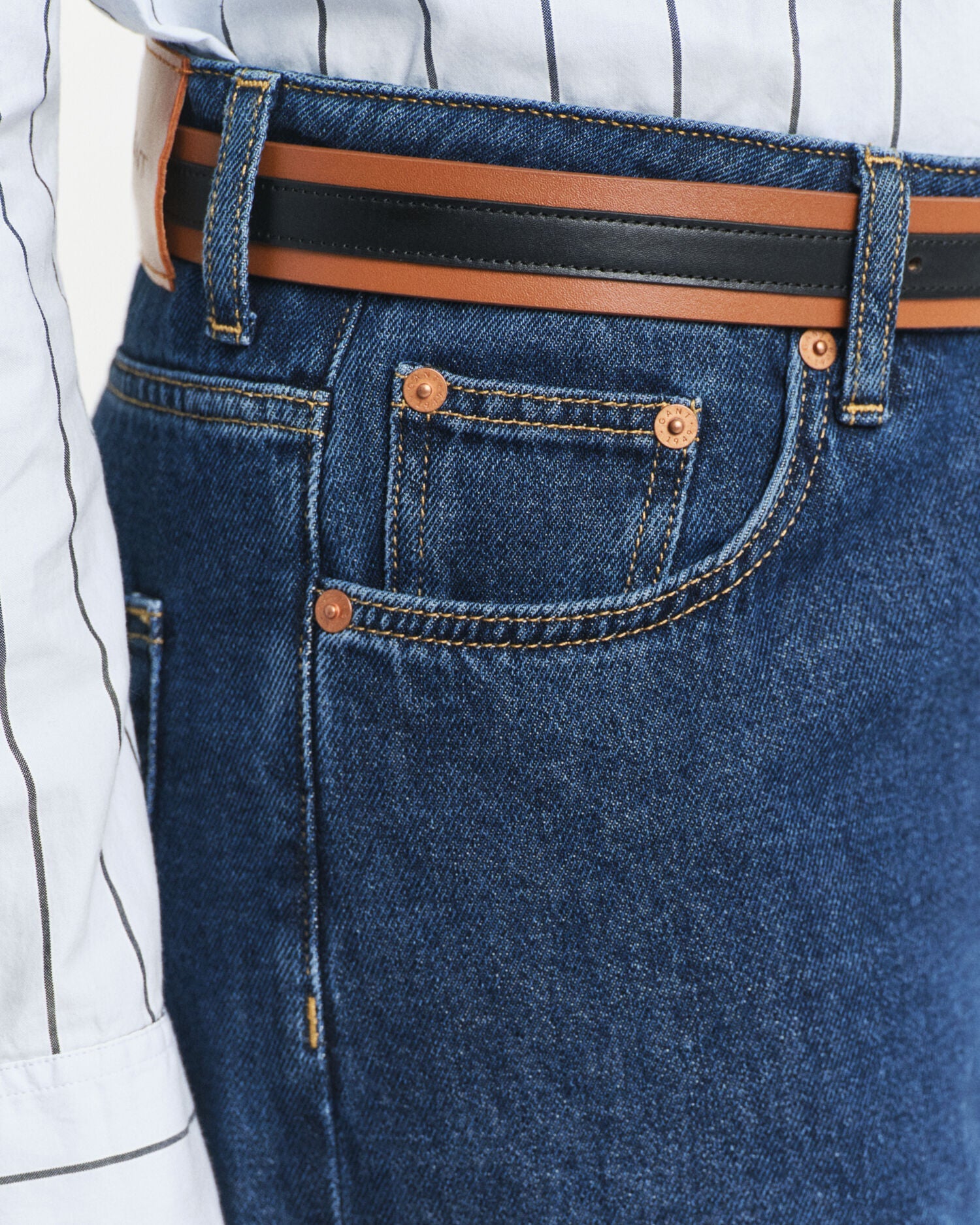Low-Rise Wide Leg Jeans